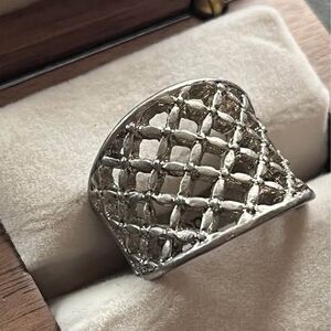 Lia Sophia Silver tone "Trellis" Textured Ring Size 5.5